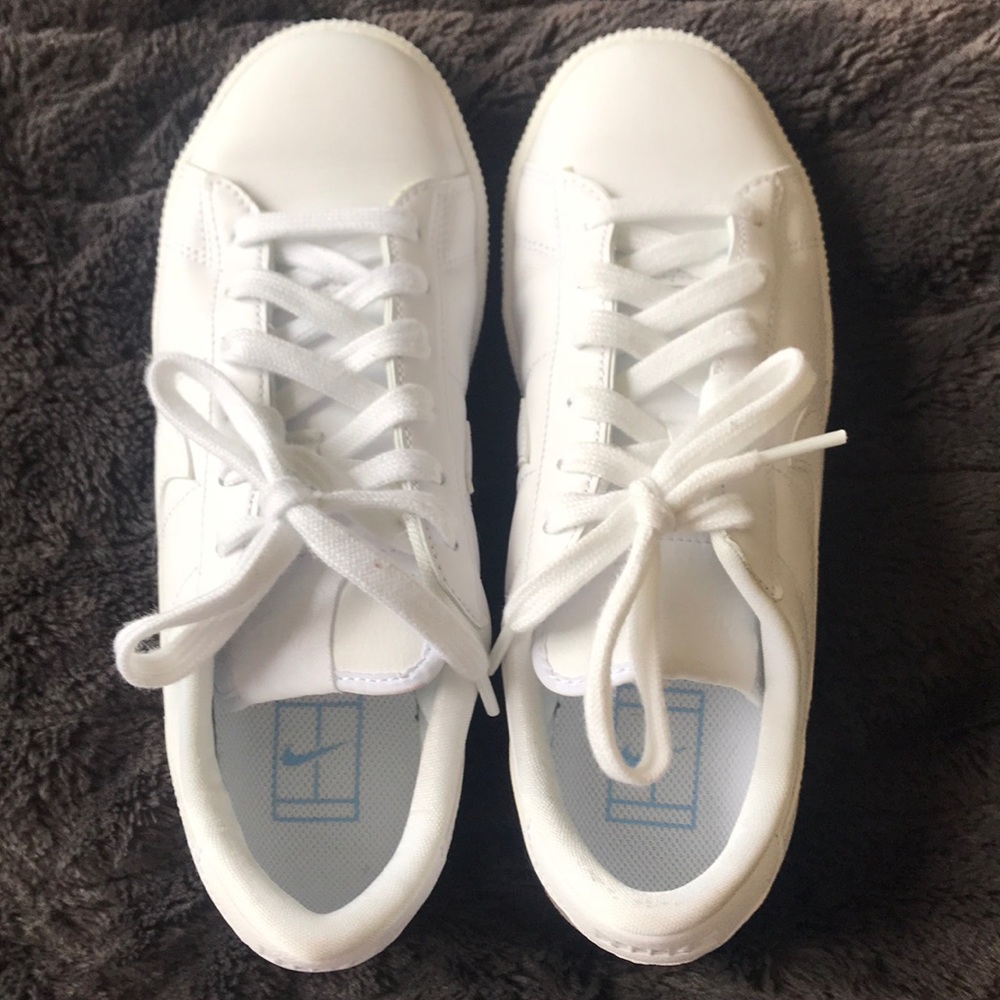 Worn Once Nike Classic Tennis Shoe
